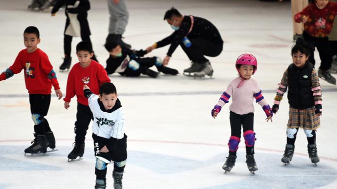 體育消費(fèi)券給夏季冰雪運(yùn)動(dòng)“添把火”